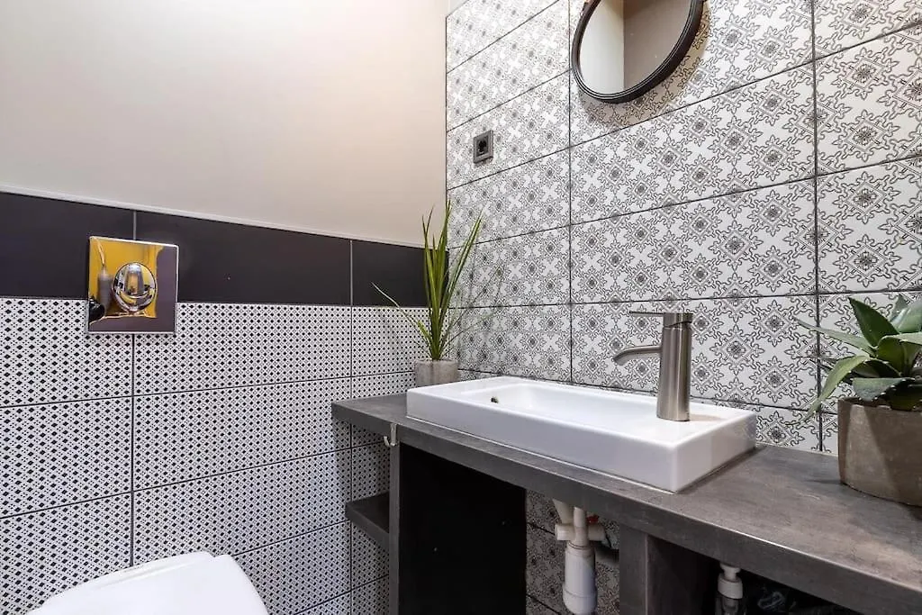 Midtown Artistic Apartment Budapest